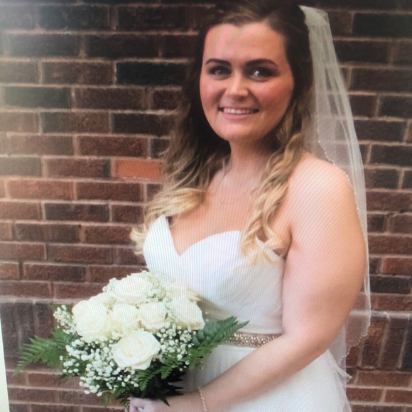 David’s bridal wedding dress - Picture 3 of 3